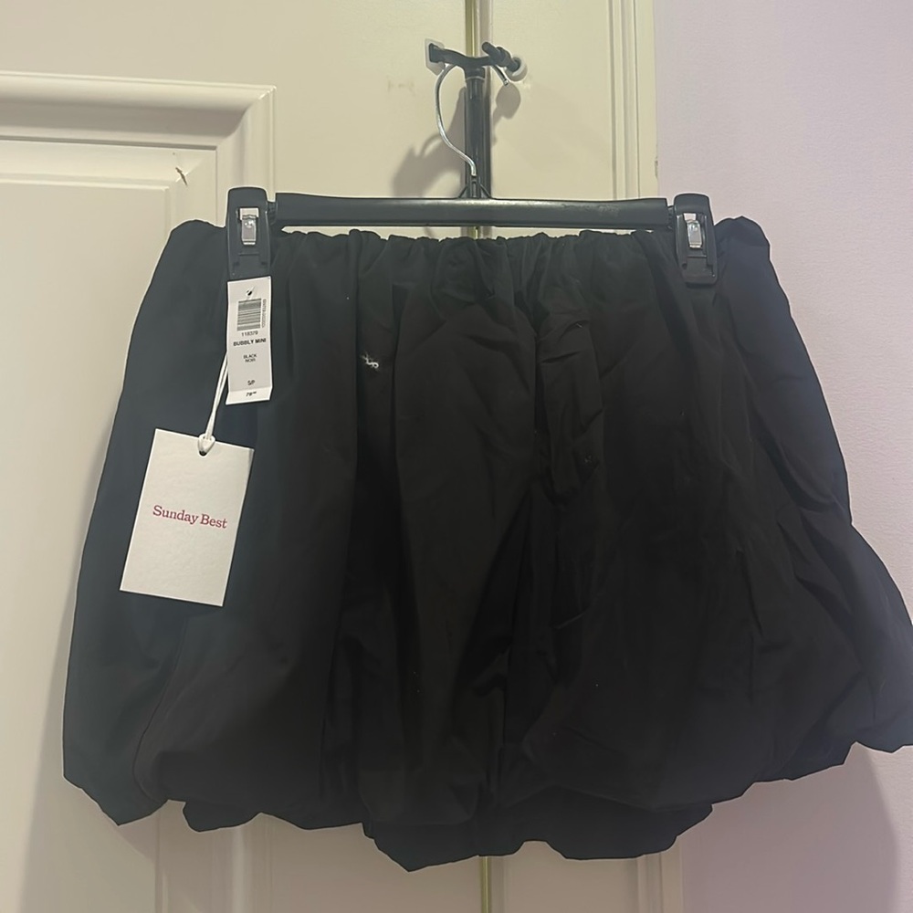 Aritzia Poplin black mini skirt